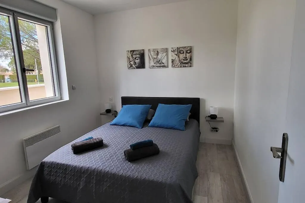 Chambre Chez Sandra Et Fabien Dans Petite Maison Coeur Village Maubec  Maubec (Vaucluse)
